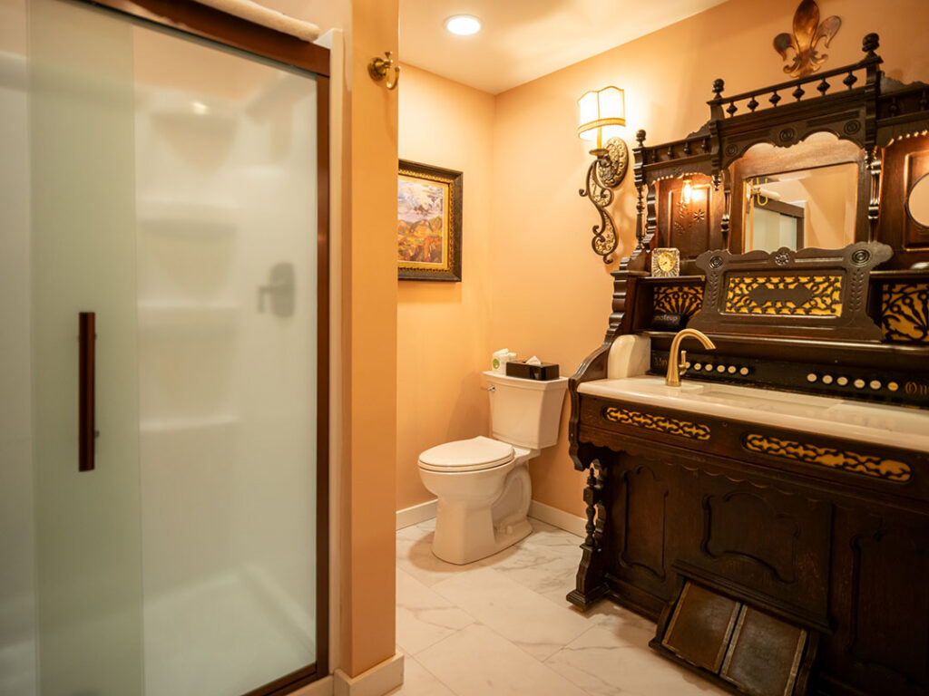 Ferris Inn Marquise Room Feature 9