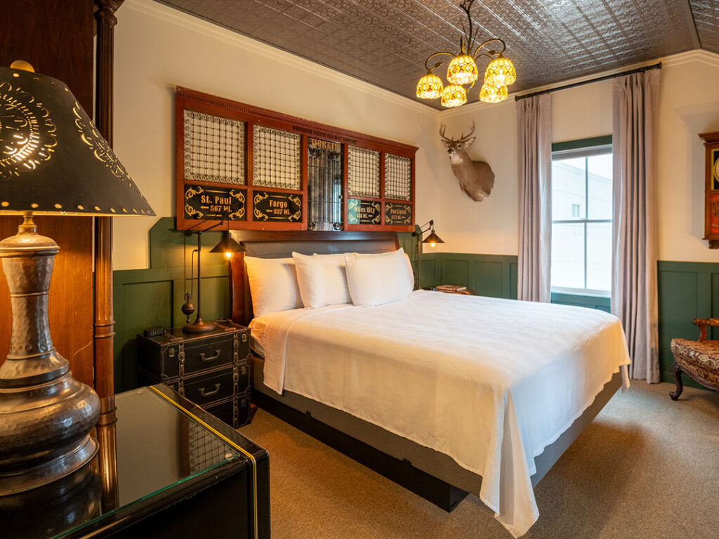 Ferris Inn Northern Pacific Railroad Room Feature 18