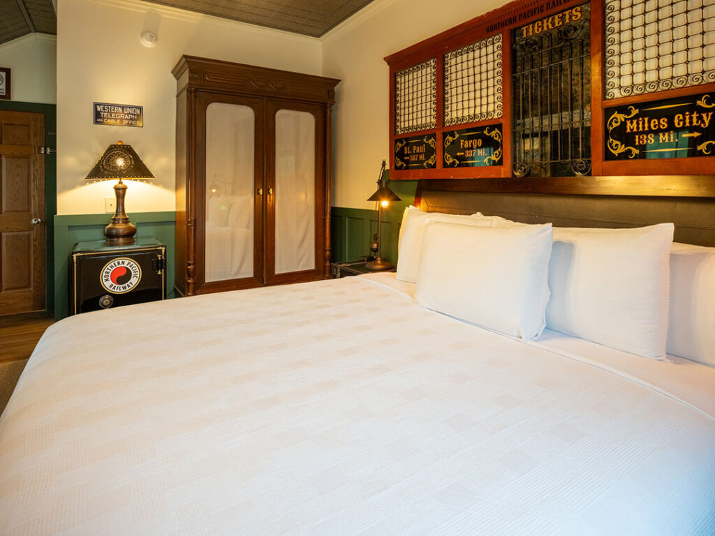 Ferris Inn Northern Pacific Railroad Room Feature 21