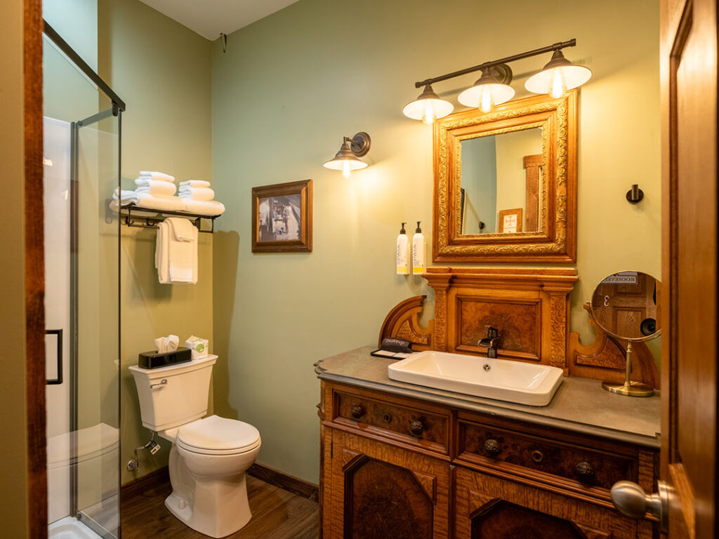 Ferris Inn Teddy Roosevelt Room Feature 1