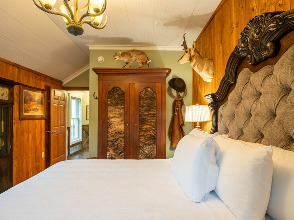 Ferris Inn Teddy Roosevelt Room Feature 3