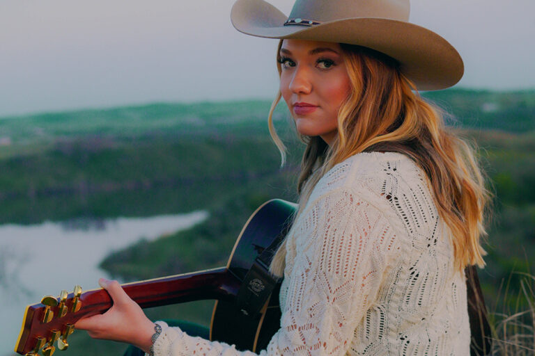 Chloe Raye
Aug 20 – 22