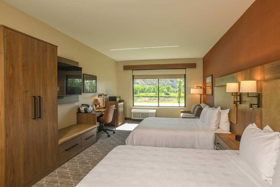 1883 Room 121 - ADA Double Queen Room with Sofa Bed - 2386